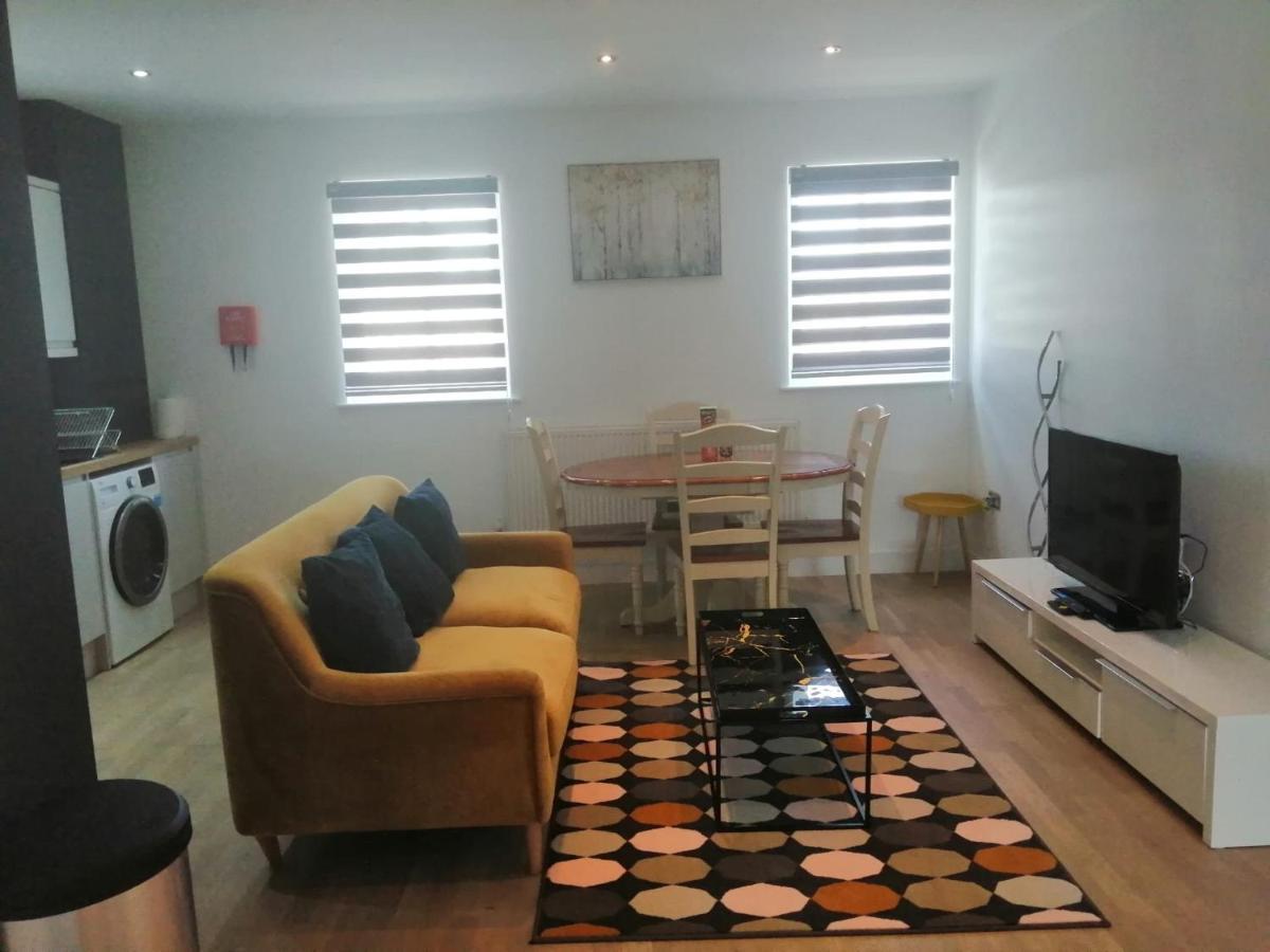 Apartment No 8 - Stay In Style In The Heart Of The Cathedral City. 特鲁罗 外观 照片