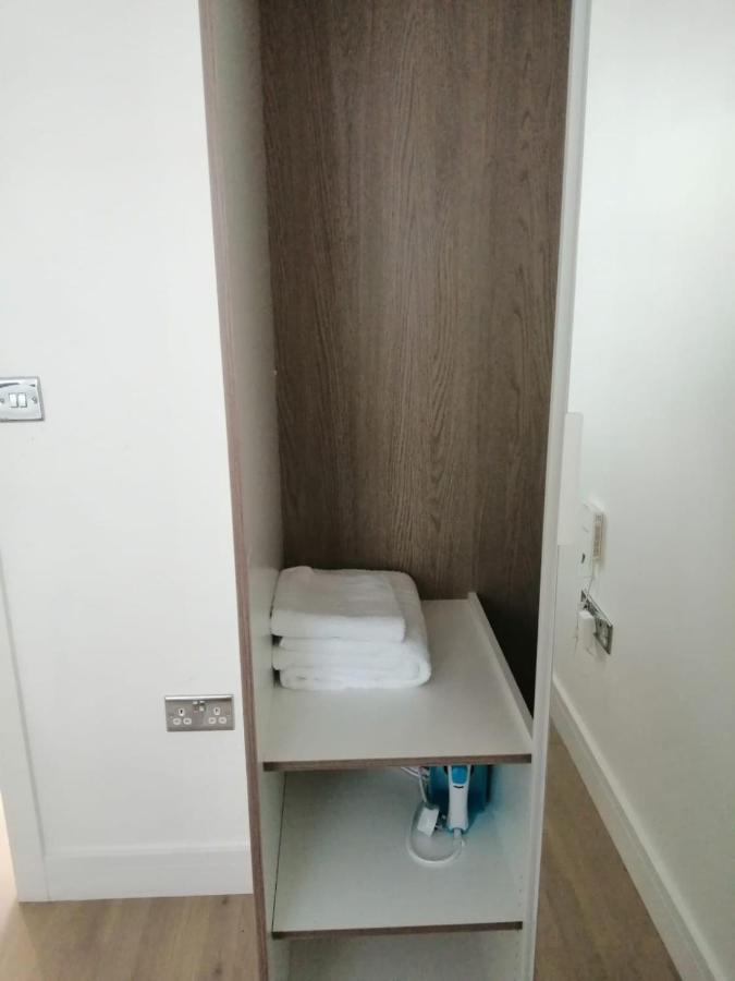 Apartment No 8 - Stay In Style In The Heart Of The Cathedral City. 特鲁罗 外观 照片