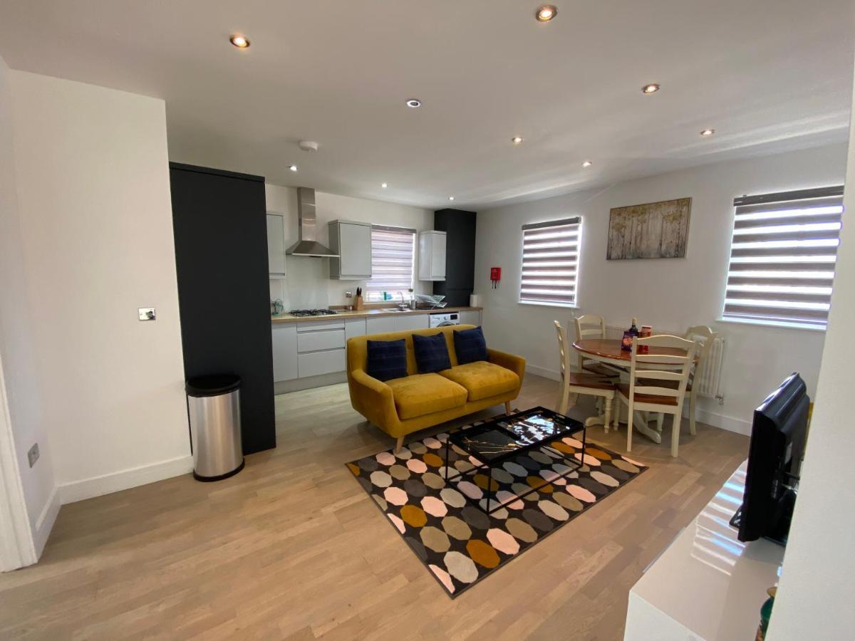 Apartment No 8 - Stay In Style In The Heart Of The Cathedral City. 特鲁罗 外观 照片