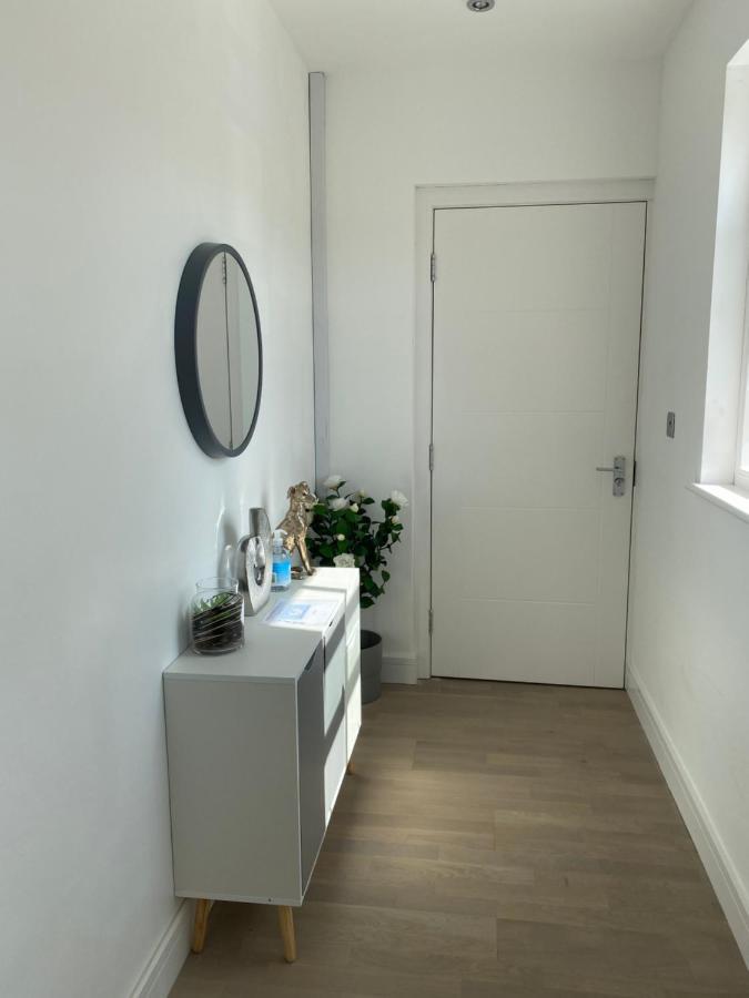 Apartment No 8 - Stay In Style In The Heart Of The Cathedral City. 特鲁罗 外观 照片