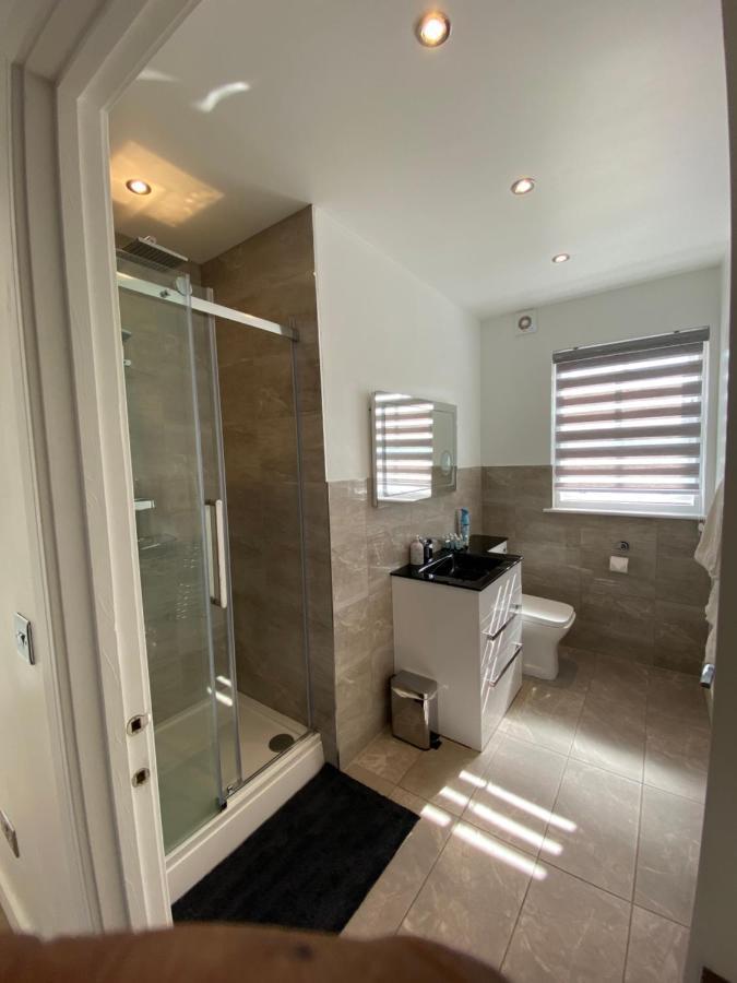 Apartment No 8 - Stay In Style In The Heart Of The Cathedral City. 特鲁罗 外观 照片